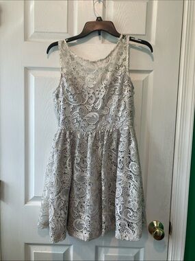 Girls Lace Sleeveless Party Dress - Silver/White large